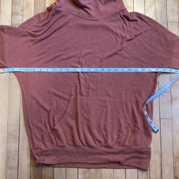 Gyft Sweater - Picture 8 of 14